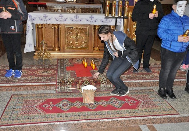 Młodzieżowa doga krzyżowa
