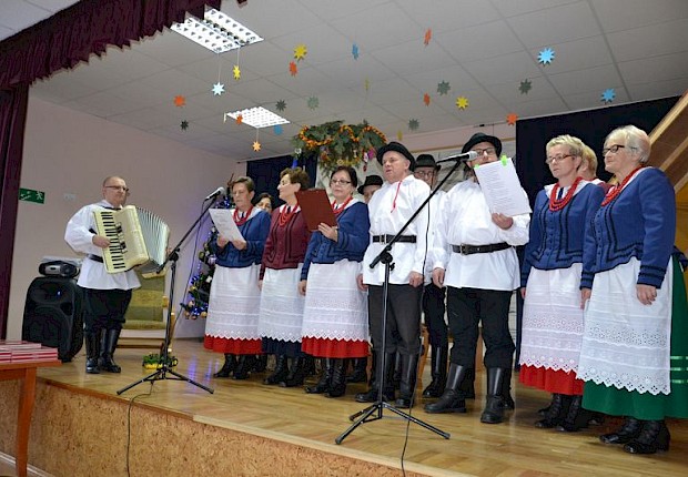 Przedstawienie jasełkowe oraz IV Parafialny Przegląd Kolęd i Pastorałek