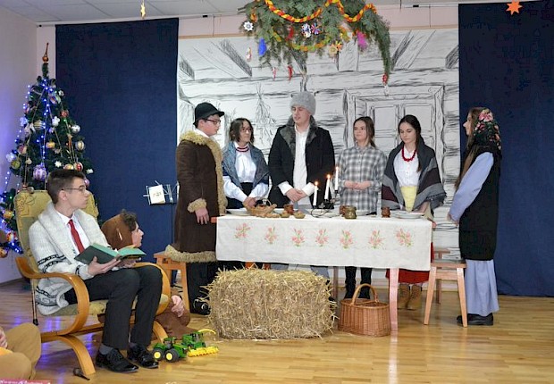 Przedstawienie jasełkowe oraz IV Parafialny Przegląd Kolęd i Pastorałek