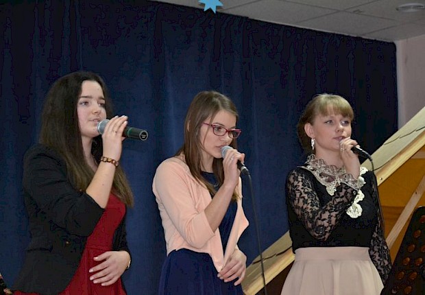Przedstawienie jasełkowe oraz IV Parafialny Przegląd Kolęd i Pastorałek