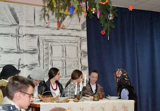 Przedstawienie jasełkowe oraz IV Parafialny Przegląd Kolęd i Pastorałek