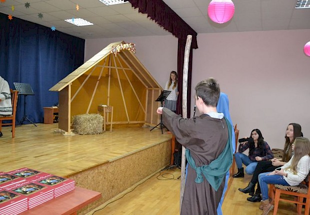 Przedstawienie jasełkowe oraz IV Parafialny Przegląd Kolęd i Pastorałek
