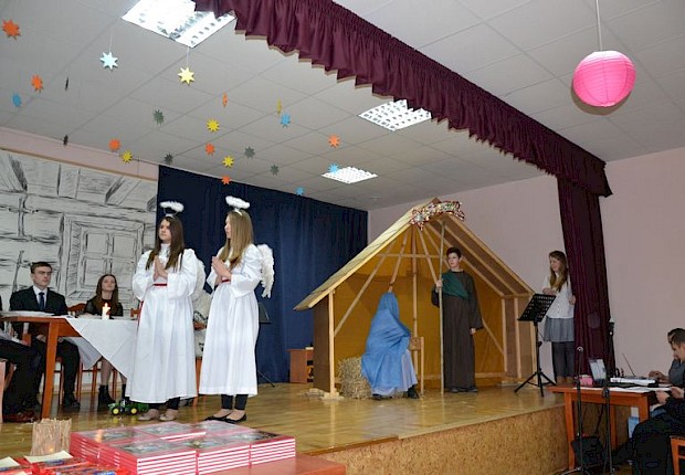 Przedstawienie jasełkowe oraz IV Parafialny Przegląd Kolęd i Pastorałek