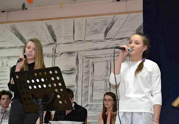 Przedstawienie jasełkowe oraz IV Parafialny Przegląd Kolęd i Pastorałek