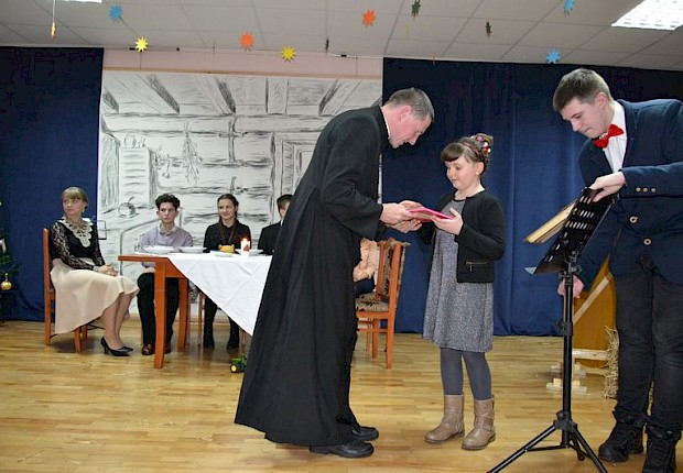 Przedstawienie jasełkowe oraz IV Parafialny Przegląd Kolęd i Pastorałek