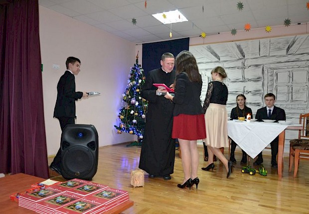 Przedstawienie jasełkowe oraz IV Parafialny Przegląd Kolęd i Pastorałek