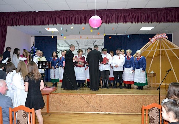 Przedstawienie jasełkowe oraz IV Parafialny Przegląd Kolęd i Pastorałek