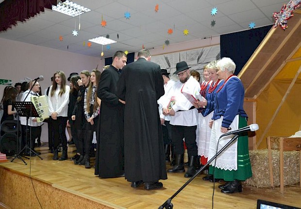 Przedstawienie jasełkowe oraz IV Parafialny Przegląd Kolęd i Pastorałek