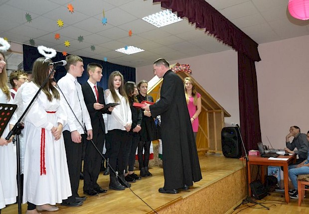 Przedstawienie jasełkowe oraz IV Parafialny Przegląd Kolęd i Pastorałek