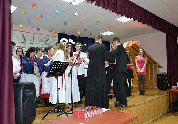 Przedstawienie jasełkowe oraz IV Parafialny Przegląd Kolęd i Pastorałek