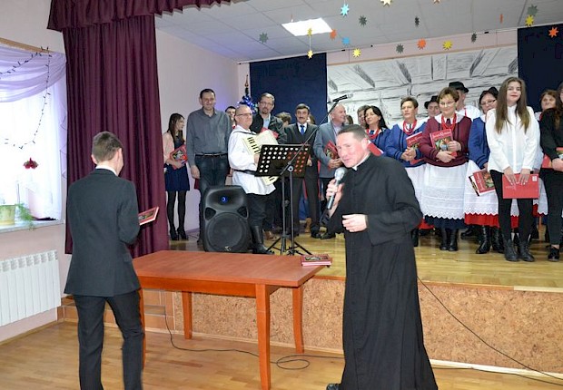 Przedstawienie jasełkowe oraz IV Parafialny Przegląd Kolęd i Pastorałek
