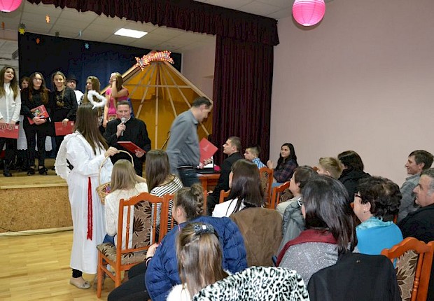 Przedstawienie jasełkowe oraz IV Parafialny Przegląd Kolęd i Pastorałek