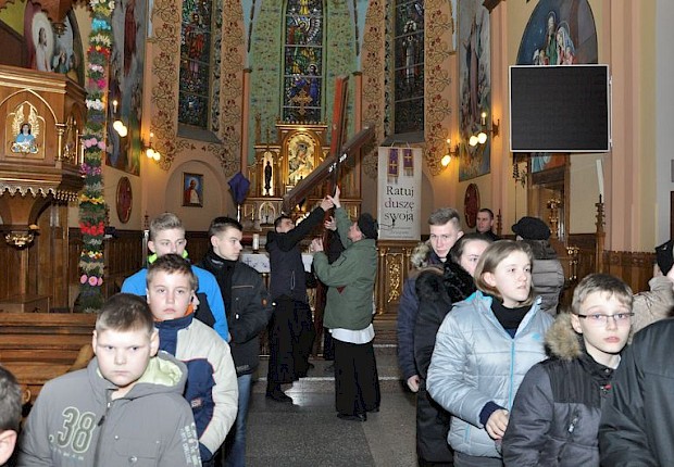 Parafialna droga krzyżowa