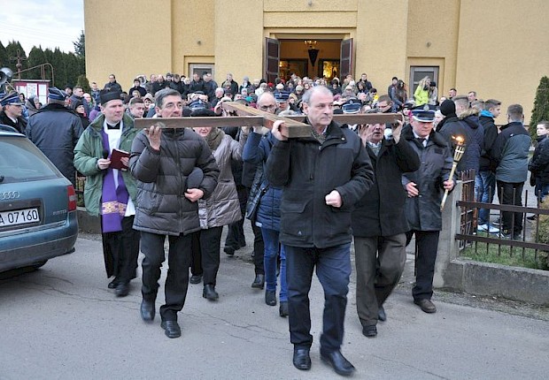Parafialna droga krzyżowa