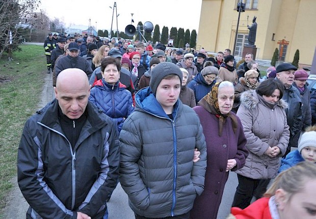 Parafialna droga krzyżowa