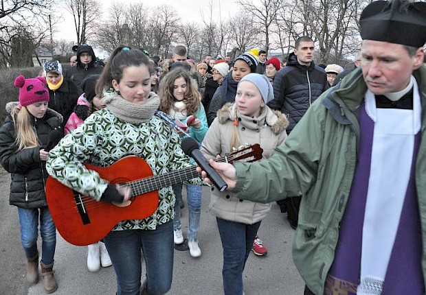 Parafialna droga krzyżowa