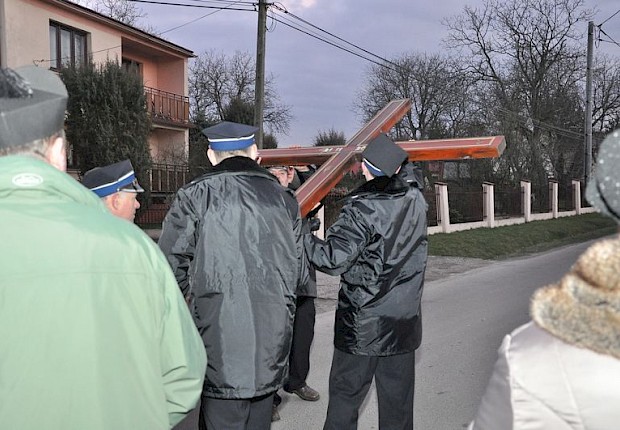 Parafialna droga krzyżowa