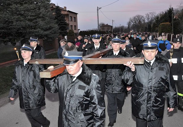 Parafialna droga krzyżowa