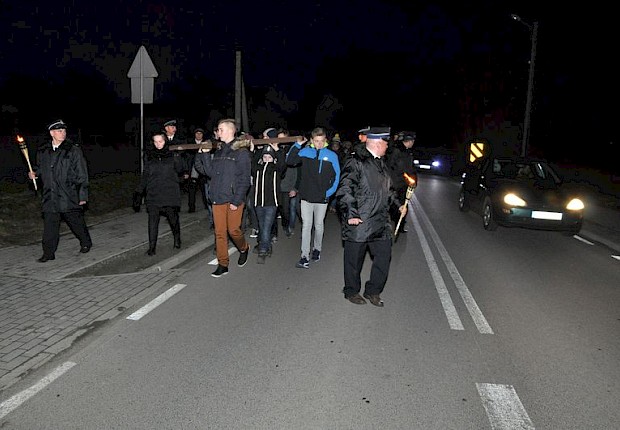 Parafialna droga krzyżowa