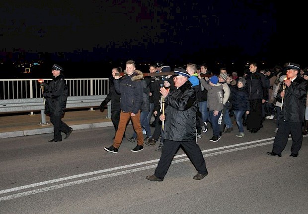 Parafialna droga krzyżowa