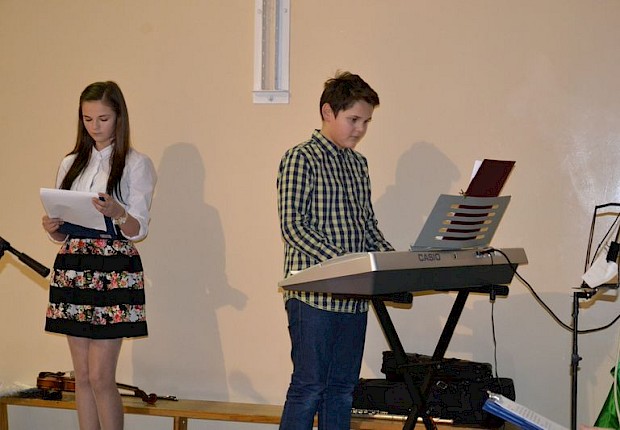 Wiecz&oacute;r poetycko-muzyczny "Anioły są wśr&oacute;d nas"