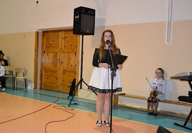 Wiecz&oacute;r poetycko-muzyczny "Anioły są wśr&oacute;d nas"