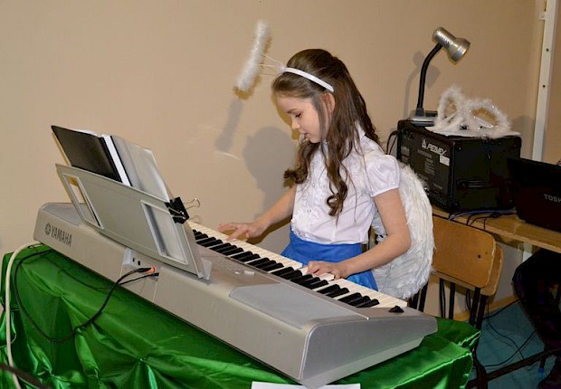Wiecz&oacute;r poetycko-muzyczny "Anioły są wśr&oacute;d nas"