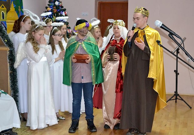 Jasełka i III Parafialny Przegląd Kolęd i Pastorałek
