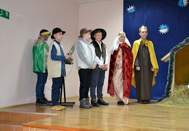 Jasełka i III Parafialny Przegląd Kolęd i Pastorałek