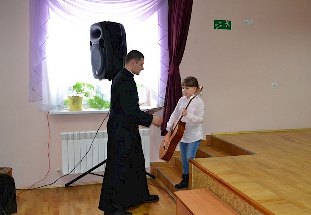 Jasełka i III Parafialny Przegląd Kolęd i Pastorałek