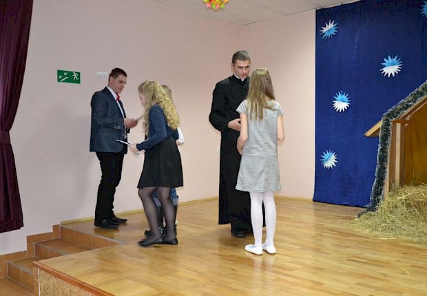 Jasełka i III Parafialny Przegląd Kolęd i Pastorałek