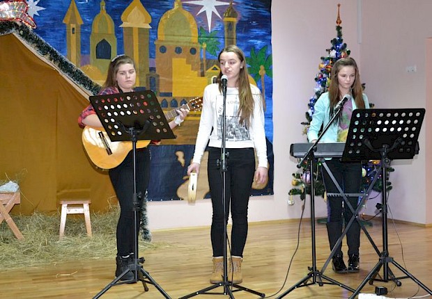 Jasełka i III Parafialny Przegląd Kolęd i Pastorałek