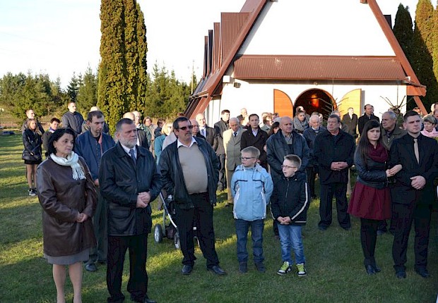 Modlitwa za zmarłych i poświęcenie kapłańskiego grobowca