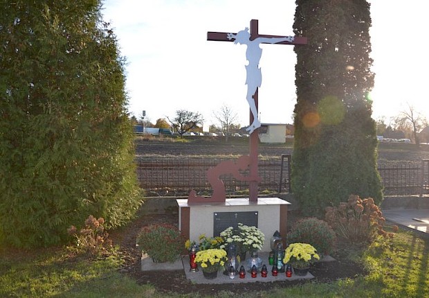 Modlitwa za zmarłych i poświęcenie kapłańskiego grobowca