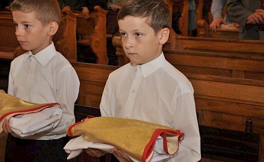 Przyjecie kandydat&oacute;w do posługi ministranta