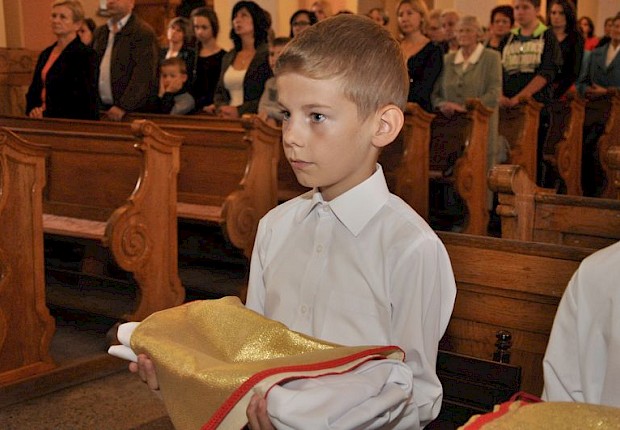 Przyjecie kandydat&oacute;w do posługi ministranta