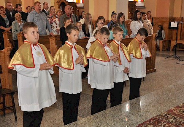 Przyjecie kandydat&oacute;w do posługi ministranta
