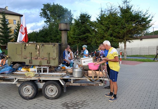 Pielgrzymka rowerowa o pok&oacute;j na Ukrainie: Zarwanica - Częstochowa