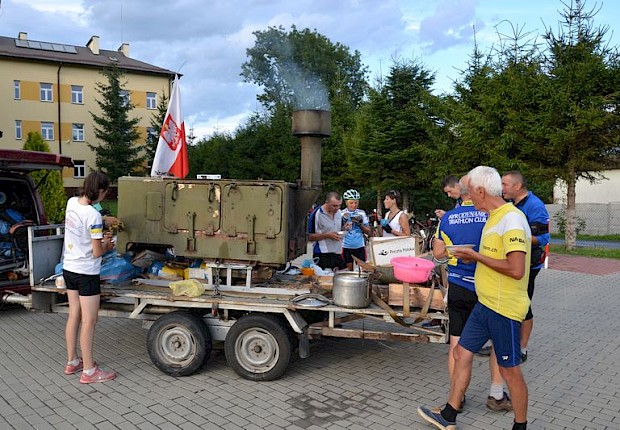 Pielgrzymka rowerowa o pok&oacute;j na Ukrainie: Zarwanica - Częstochowa