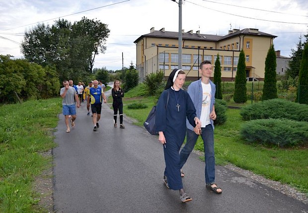 Pielgrzymka rowerowa o pok&oacute;j na Ukrainie: Zarwanica - Częstochowa