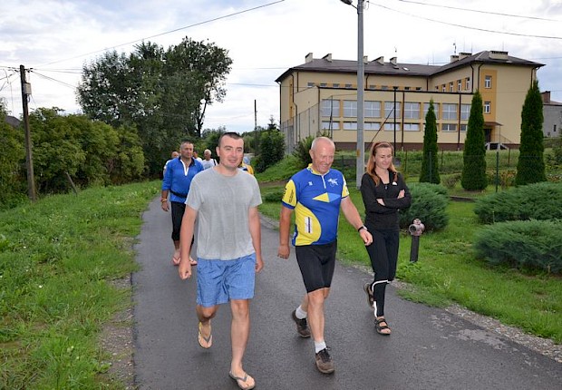 Pielgrzymka rowerowa o pok&oacute;j na Ukrainie: Zarwanica - Częstochowa