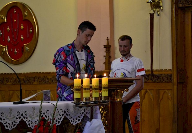 Pielgrzymka rowerowa o pok&oacute;j na Ukrainie: Zarwanica - Częstochowa