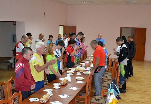 Pielgrzymka rowerowa o pok&oacute;j na Ukrainie: Zarwanica - Częstochowa