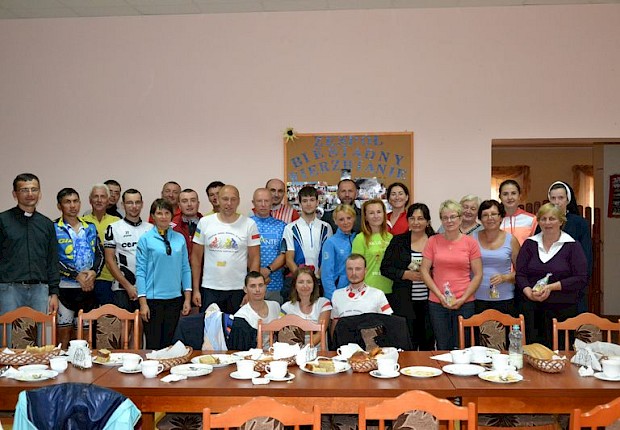 Pielgrzymka rowerowa o pok&oacute;j na Ukrainie: Zarwanica - Częstochowa