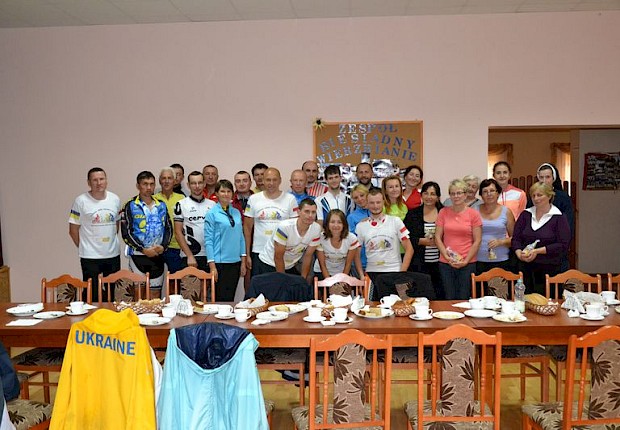 Pielgrzymka rowerowa o pok&oacute;j na Ukrainie: Zarwanica - Częstochowa