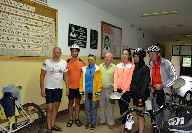Pielgrzymka rowerowa o pok&oacute;j na Ukrainie: Zarwanica - Częstochowa