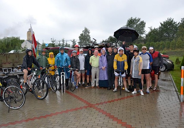 Pielgrzymka rowerowa o pok&oacute;j na Ukrainie: Zarwanica - Częstochowa