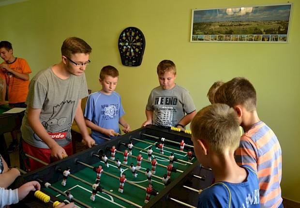 Parafialny turniej liturgicznej służby ołtarza w piłkarzyki ręczne