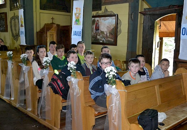 Wycieczka rowerowa liturgicznej służby ołtarza do Chłopic