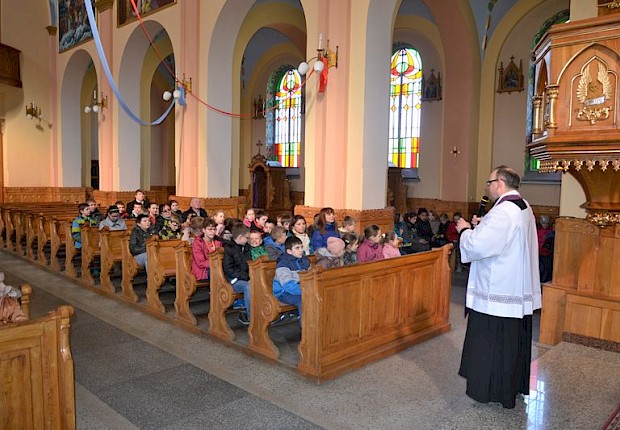 Rekolekcje wielkopostne dla Zespołu Szk&oacute;ł w Wierzbnej